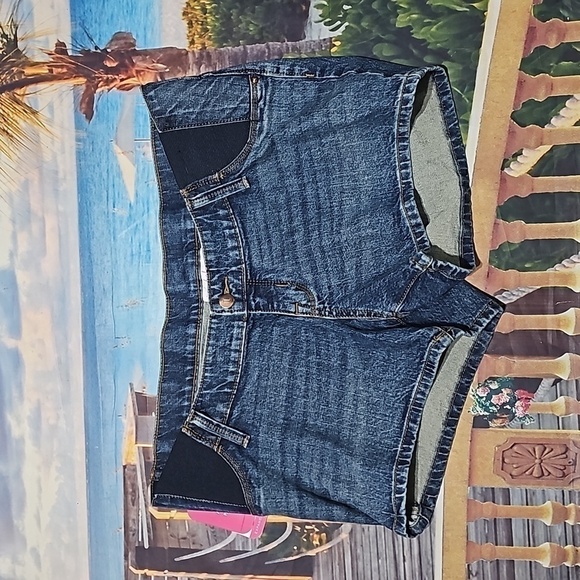 Isabel Maternity Expandable Side Panels Pregnancy Shorts Size 6 NWT - Picture 2 of 10